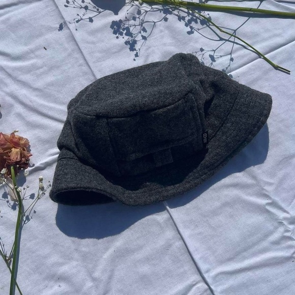 NY & co bucket hat gray - Picture 2 of 4